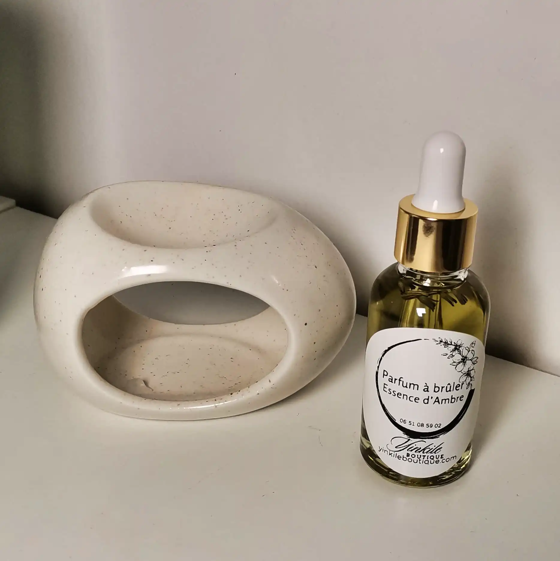 Encens Thiouraye moderne huile essence d'ambre